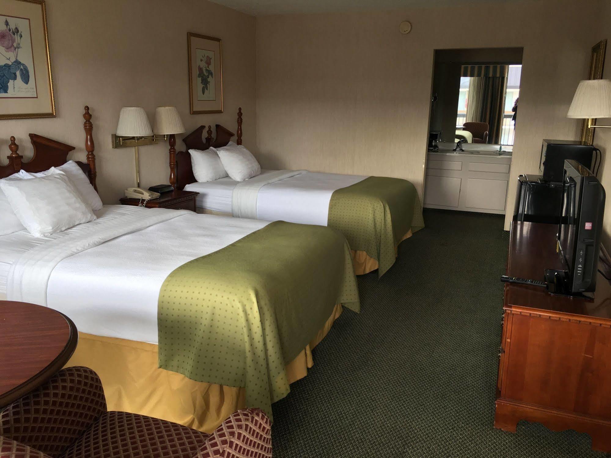 Days By Wyndham Near Fairgrounds 3*