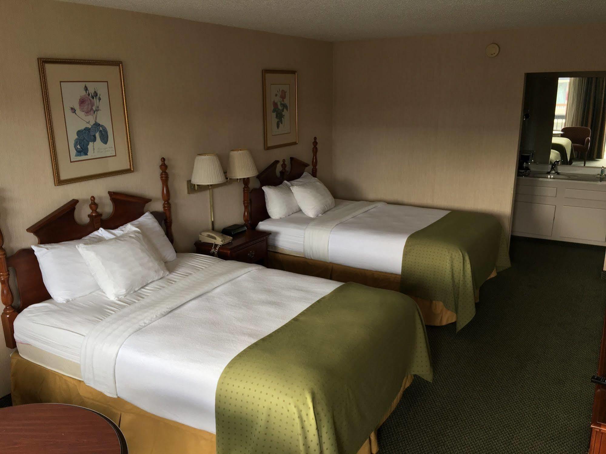 Days By Wyndham Near Fairgrounds Motel 3*