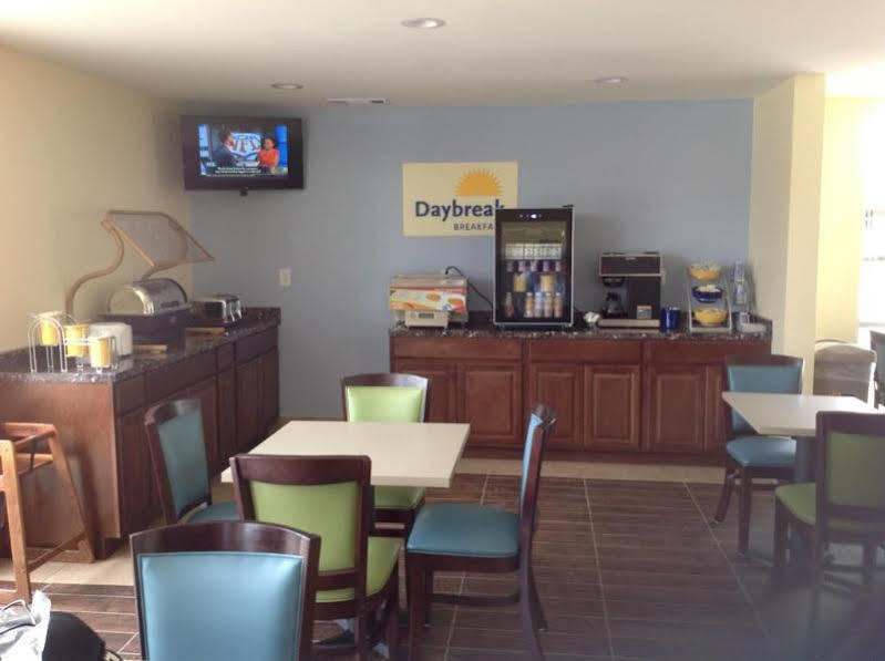 Days By Wyndham Near Fairgrounds 3*