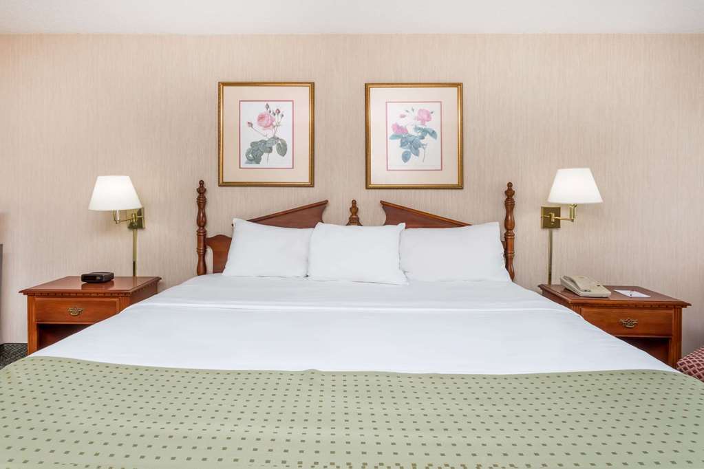 Motel Days By Wyndham Near Fairgrounds